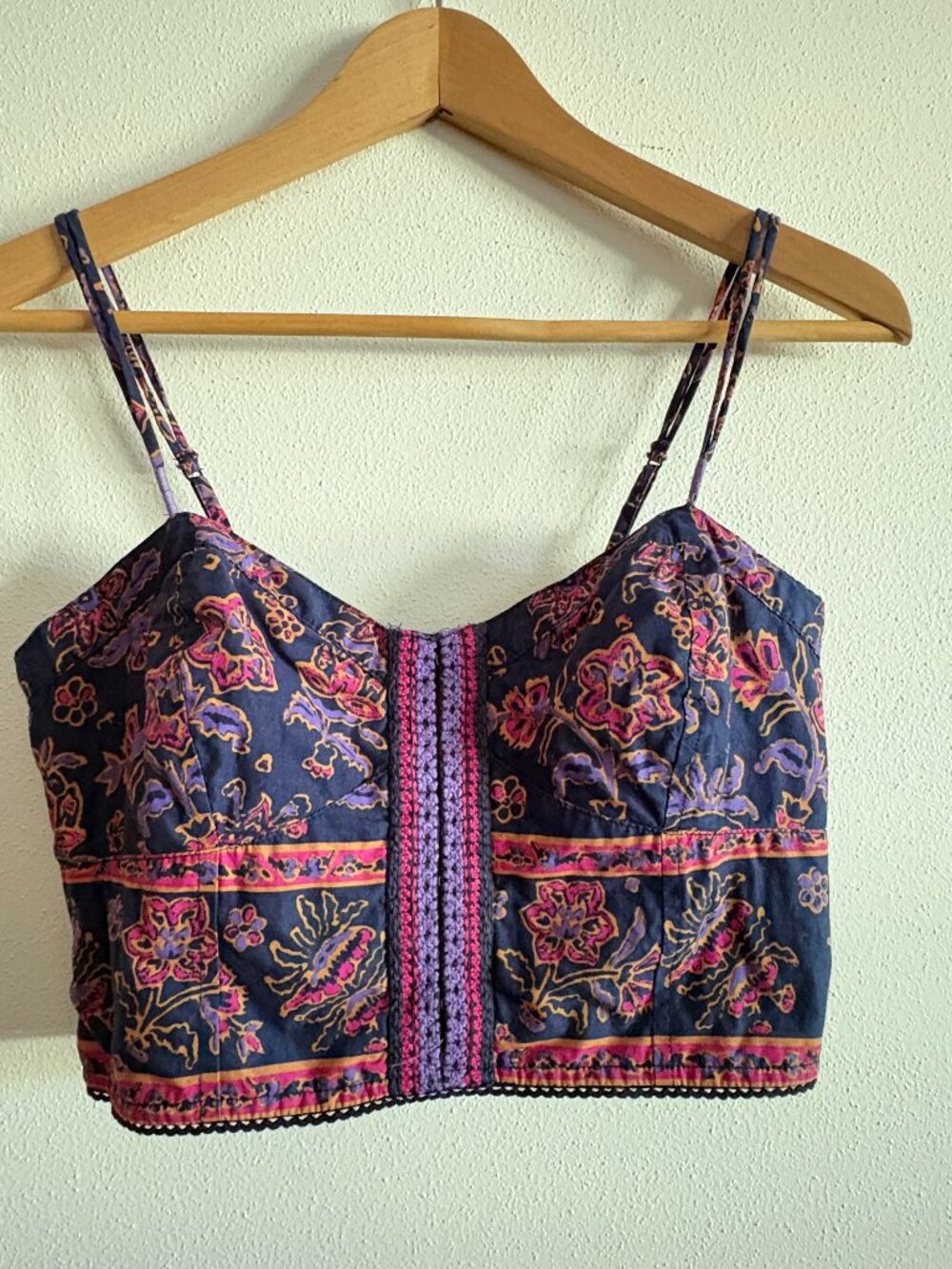 AE Vintage Style Floral Camisole Crop Top with Crochet Detail